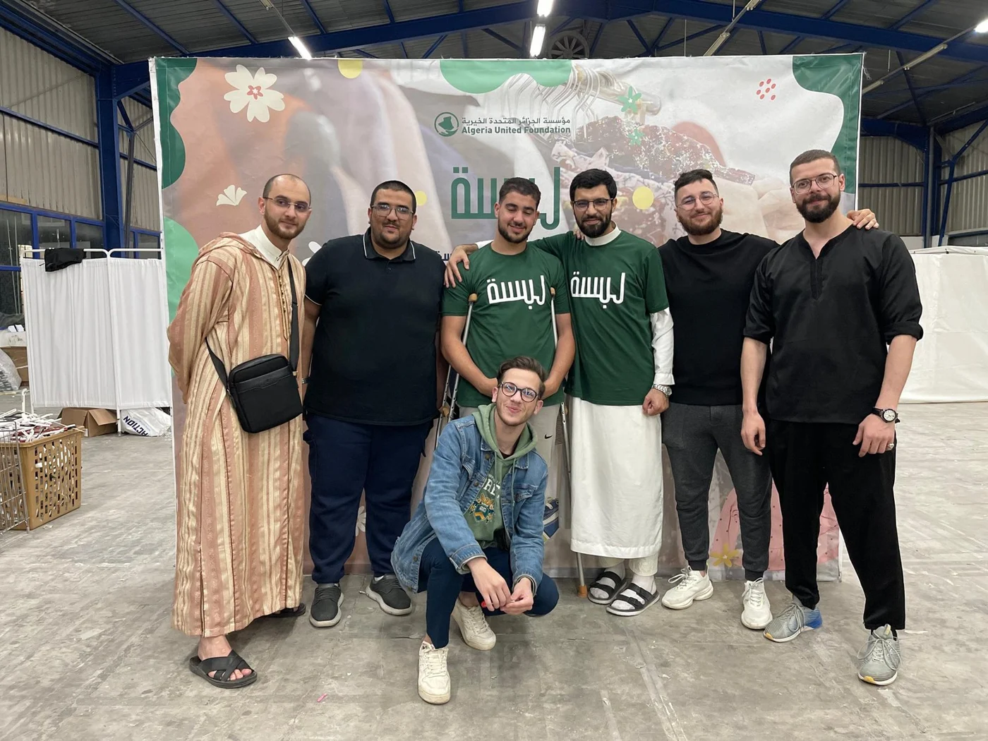فريق 1001Tech مع المشاركين في فعالية تقنية